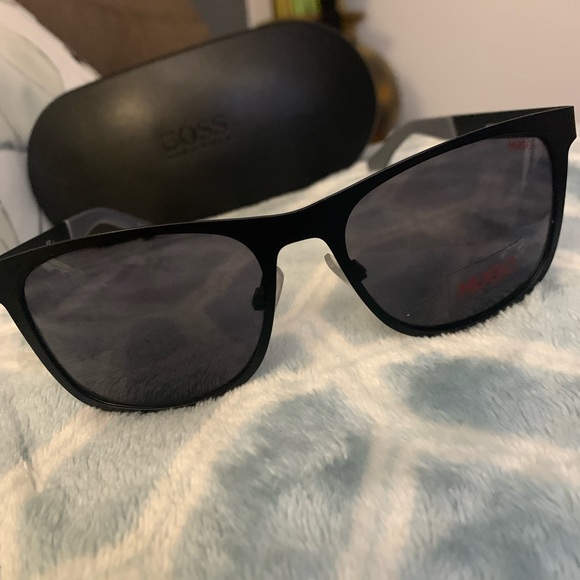 Hugo Boss - Picture 2 of 4